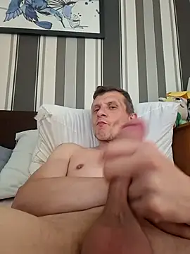 BigDmasked webcam