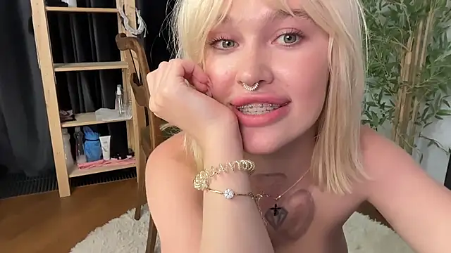 Golden_Aline webcam