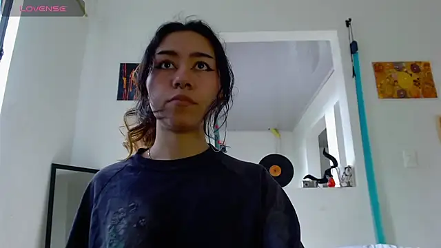 Maam_Ine webcam