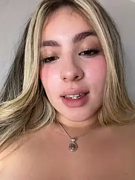 Cloee_Rainbow1 webcam