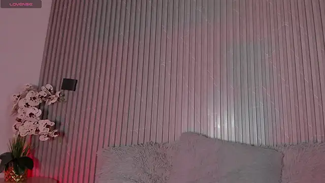SOPHICOLLINS webcam
