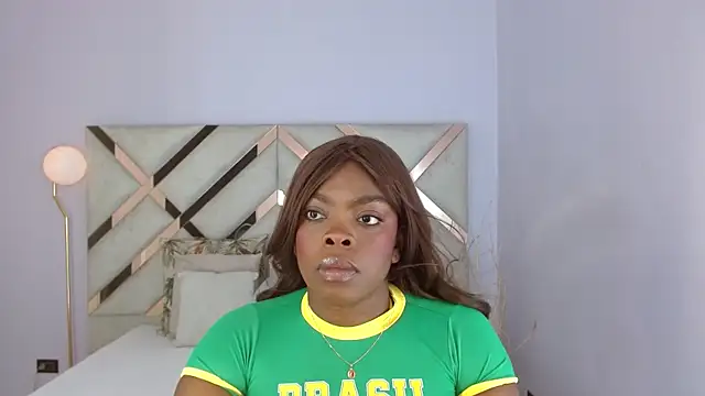 Maiacharris_ webcam