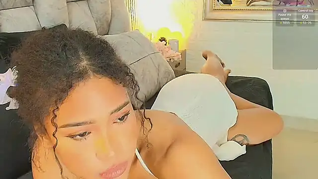 Meganisperfect69 webcam