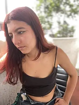 EveGreyson_Pink webcam