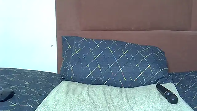 naughtymilf2026 webcam