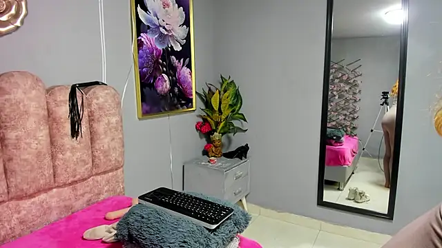 SexyNurseMia webcam