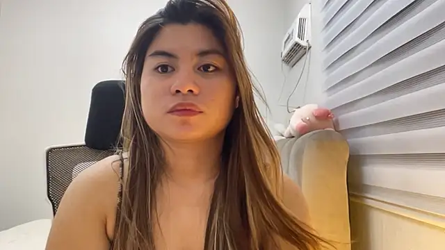EboniSaxman webcam
