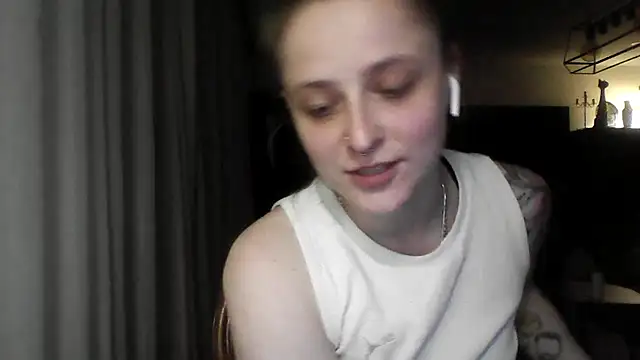 LeaWetGirl webcam