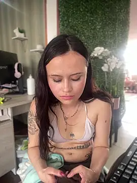 Hazel_Pink webcam