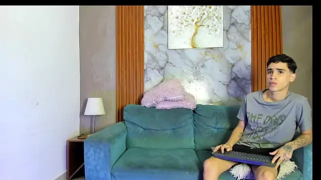 GOLDEN_BOSS webcam
