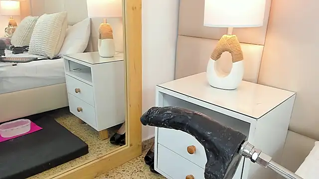 AntoniaRoss_ webcam