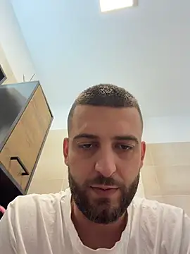Pablo_Hornyguy95 live cam on StripChat