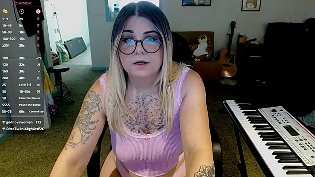 beccalubov live cam on StripChat