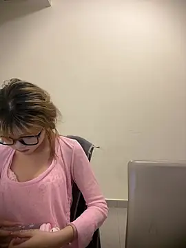 Rocket-Girl Live Web Cam Show