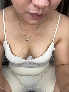 dgggg12345 live cam on StripChat