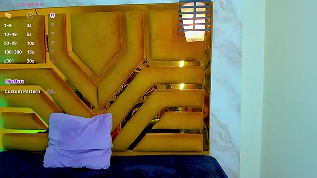 Violett_Cinnamon webcam