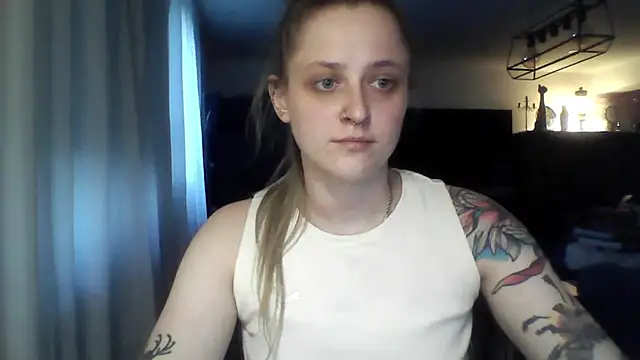 LeaWetGirl webcam