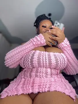 EliteSoraya live cam on StripChat