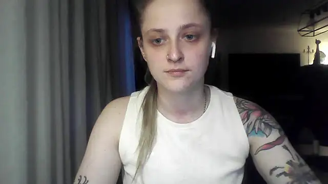 LeaWetGirl webcam