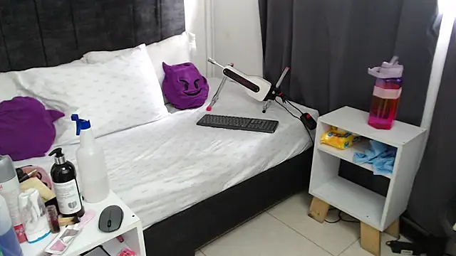 Nicol_Love0 webcam