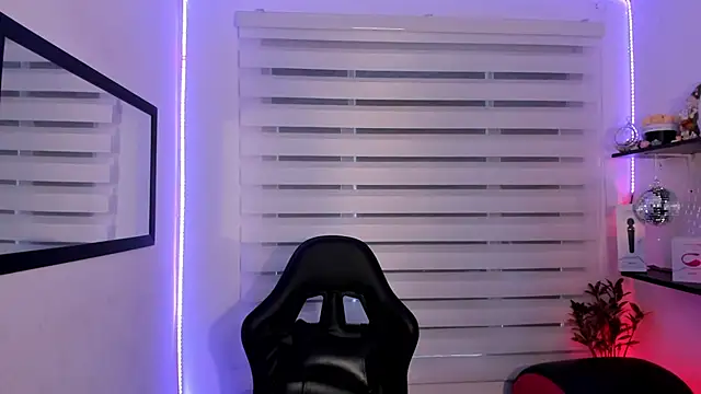 Emily_Jonesh webcam