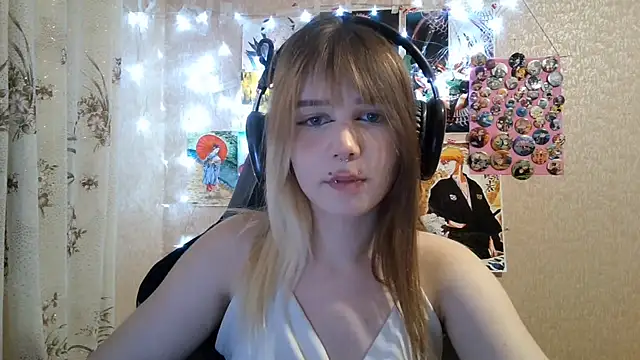 MilaTyan webcam