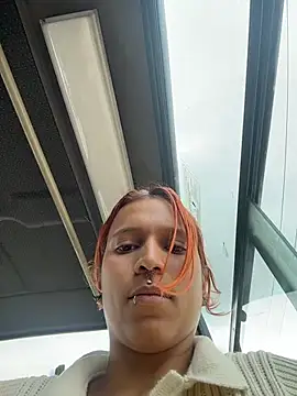 Mia_0-4 webcam