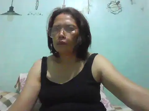 momshe2026 - Momshe2026's free webcam - UK Sex Cams
