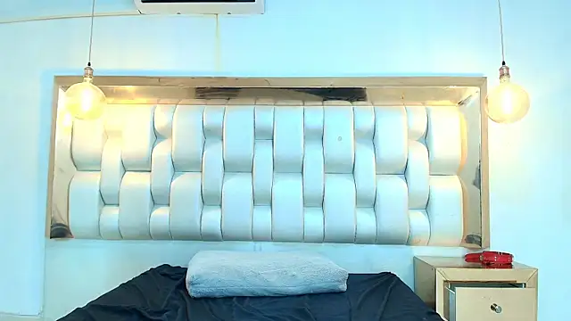 LizzyRaven webcam