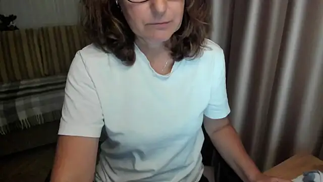 lauraoven webcam
