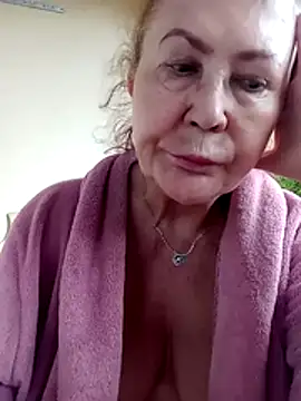 Hottie-Mom webcam