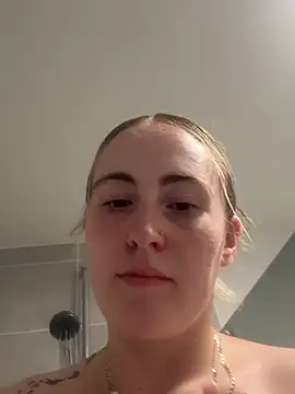 BaddieRiRi224 webcam