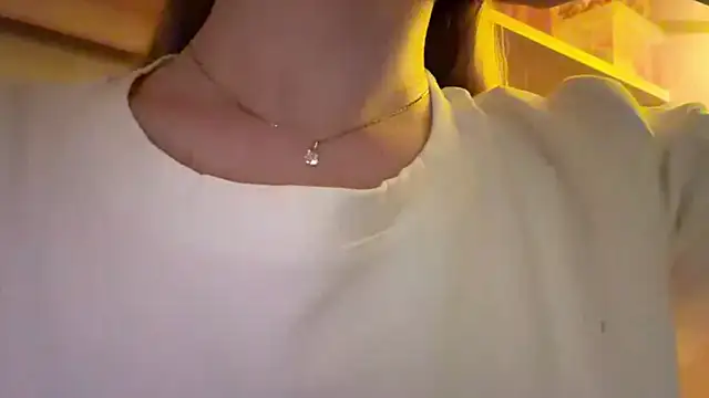 CarolineNine live cam on StripChat