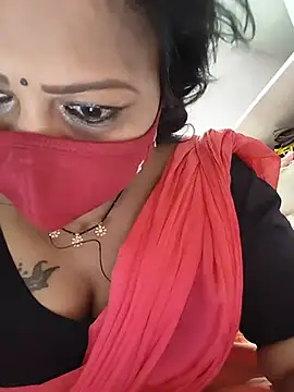OfficialYazhiniStar live cam on StripChat