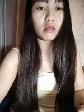 Cherry-squirtt live cam on StripChat