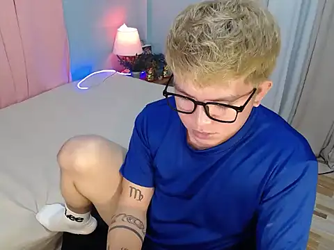 Fuckboii_intown webcam