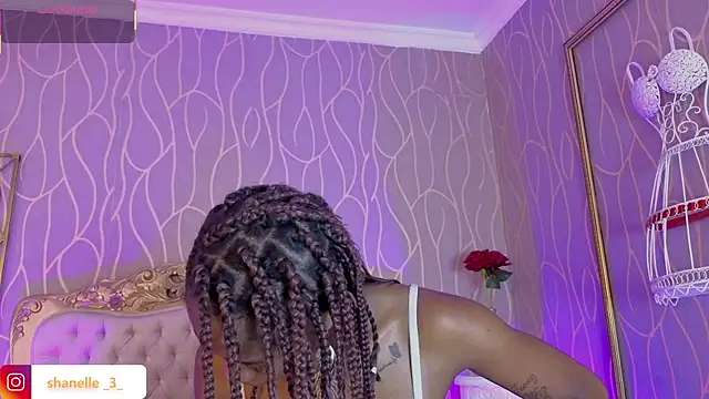 Shanelle__ webcam