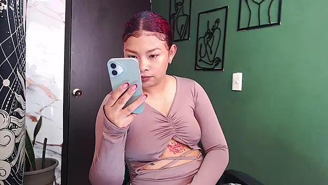 JadaRoberts webcam