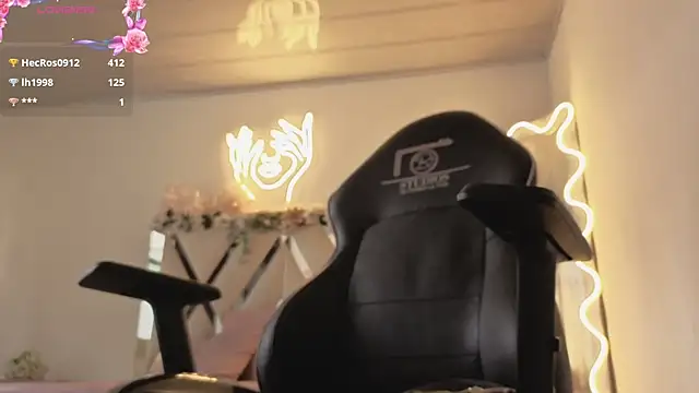 ZURY_TAY webcam