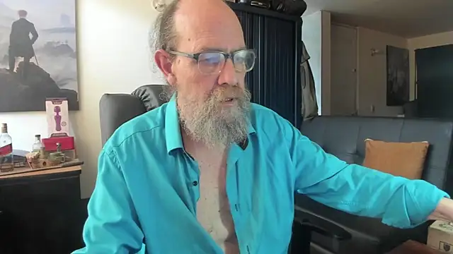 Uncle_Hottie live cam on StripChat