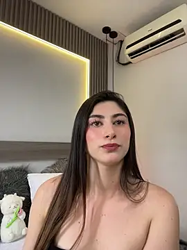 evelyn_hills webcam