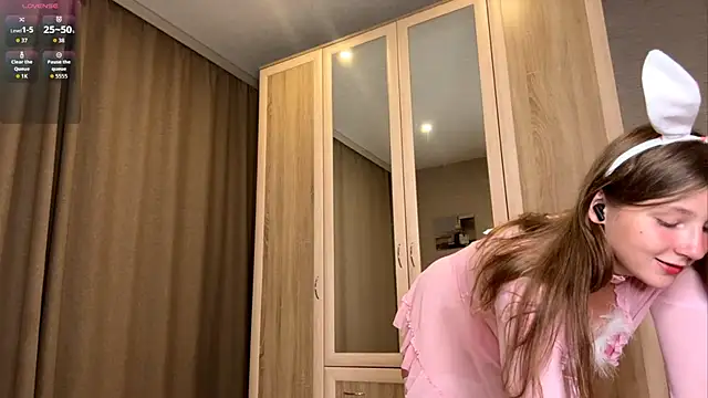 Little_Lilia webcam