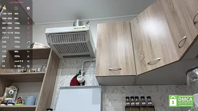 NikiGrandberry webcam