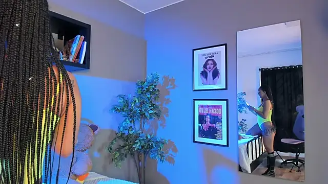 Millie_Volturi webcam