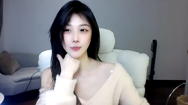 SylvieMaya webcam