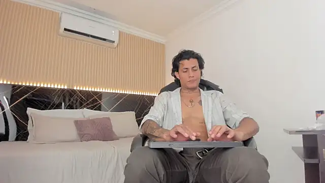 Damian_romanoff_ webcam