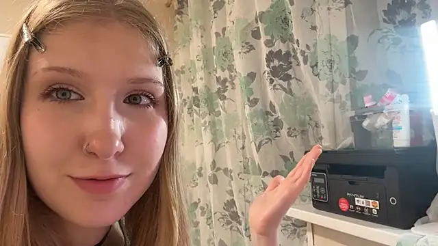 JoltingSmile webcam