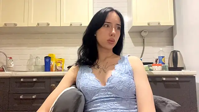 IsabellaQiueen webcam