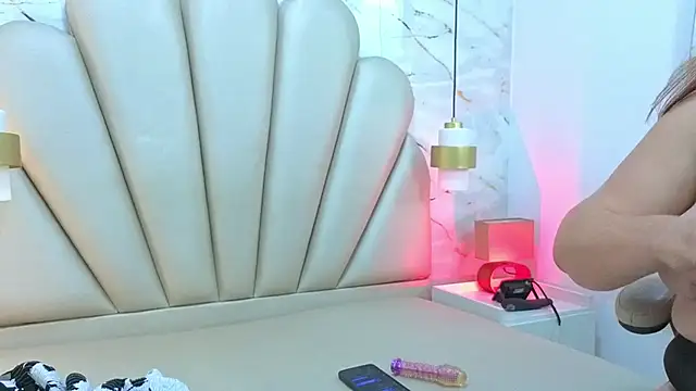Victoria_moonn_ webcam