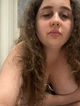 CurlyMaddie live cam on StripChat